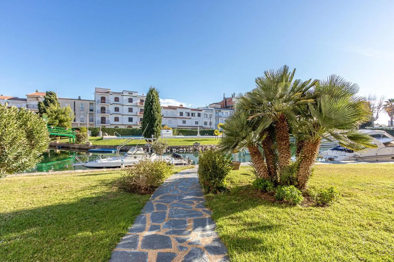 Empurialola- Apartamento En Empuriabrava Con Piscina Y Jardines En Centro Y Cerca Playa -158 0*,